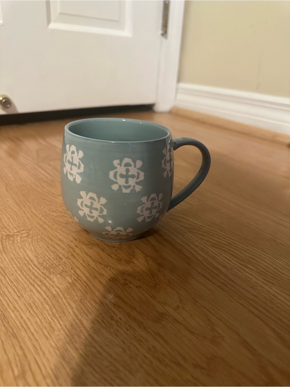 Phara Sky Blue mug by BAUM BROTHERS